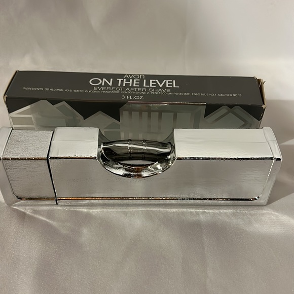 Vintage Avon Bottles - Picture 6 of 7